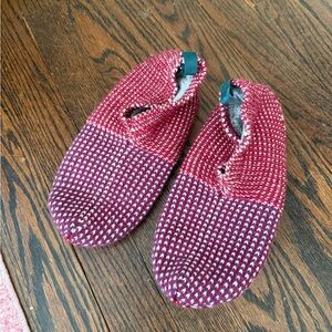 Bombas the Gripper Slipper